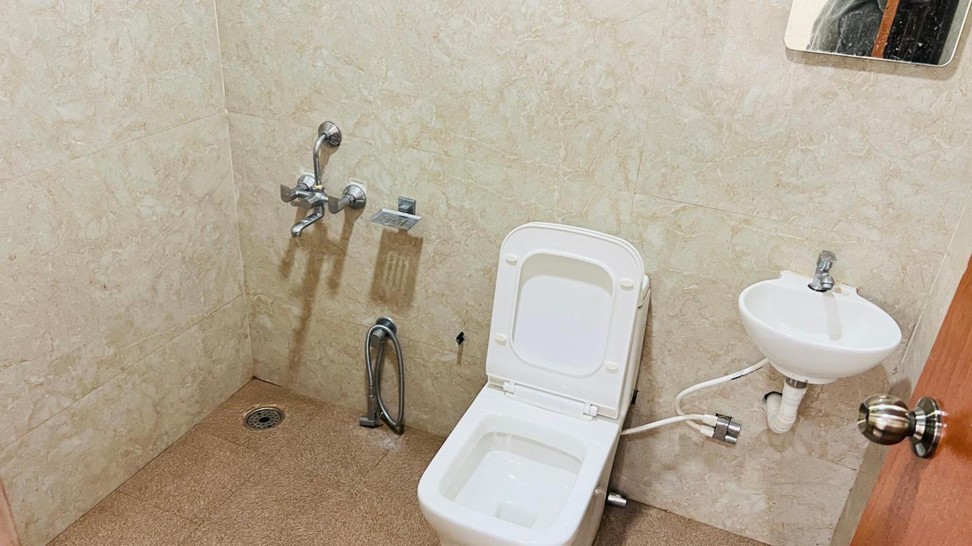 Hidden Doors Apartment 乌提 外观 照片